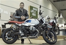 Escena de Motonómadas