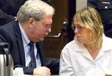 Escena de New York Prison Break: The Seduction of Joyce Mitc