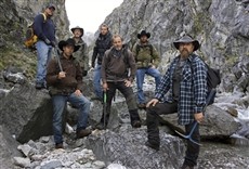 Escena de Oro bajo cero: debajo del hielo