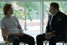 Escena de Palabras en las paredes del baño