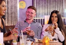 Escena de Paraíso de solteros