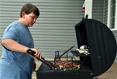 Escena de Pequeños parrilleros