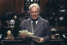 Escena de Plummer detrás de Barrymore