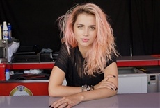 Escena de Por un puñado de besos