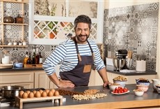 Escena de Postres caseros con Mauricio