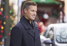 Escena de Pride, Prejudice, and Mistletoe