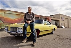 Escena de Reyes de autos clásicos