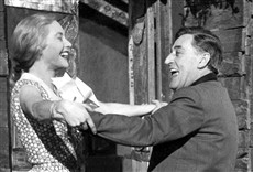 Escena de Siamo uomini o caporali