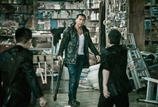 Escena de Identidad especial: Un héroe regresa