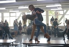 Escena de Status Update: actualiza tu universo