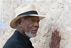 Escena de The Story of Us con Morgan Freeman