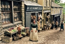 Escena de To Walk Invisible: The Brontë Sisters