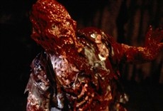 Escena de Viernes 13: El final. Jason se va al Infierno