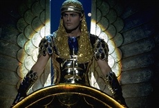 Escena de Yosef y su sorprendente manto de sueños en Tecnicolor