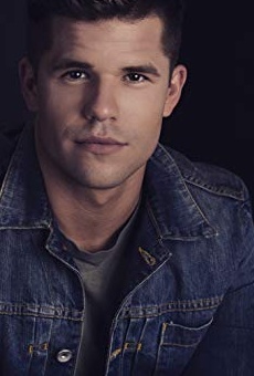 Películas de Charlie Carver