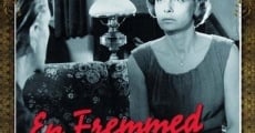 En fremmed banker på (1959) stream